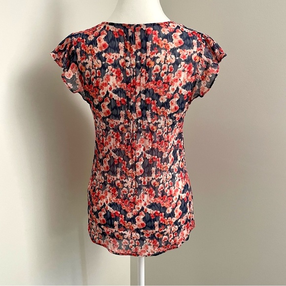 Joie 100% Silk Pleated Sheer Flutter Sleeve Floral Blouse  Size Extra Small - Picture 2 of 8
